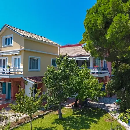 Palmyra Beachfront Apartament *